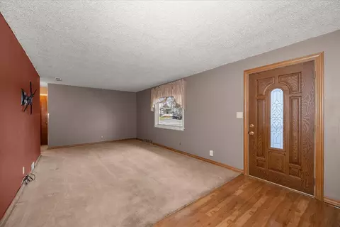 Living - 3323 E Jackson Ave, Spokane, WA 99217 photo 1 of 2