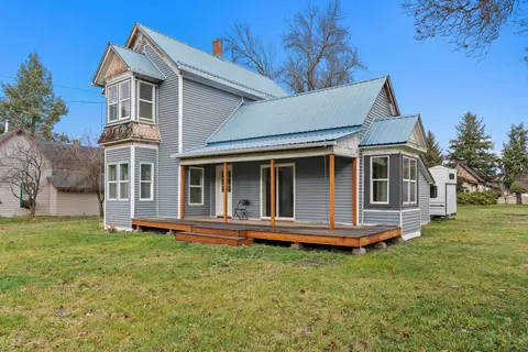 303 E Chestnut St, Farmington, WA 99128