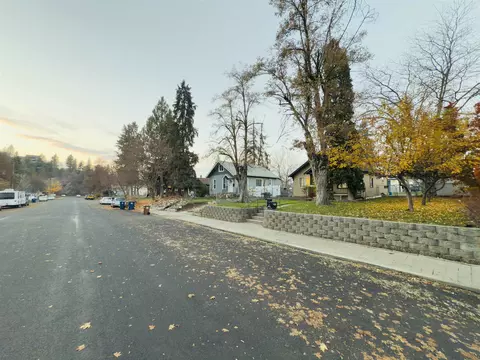 Exterior - 2217 E 7th Ave, Spokane, WA 99202 photo 8 of 11