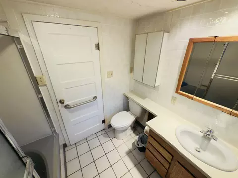 Bath - 2217 E 7th Ave, Spokane, WA 99202 photo 2 of 2