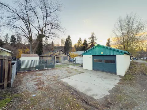 Exterior - 2217 E 7th Ave, Spokane, WA 99202 photo 6 of 11