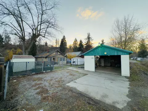 Exterior - 2217 E 7th Ave, Spokane, WA 99202 photo 7 of 11