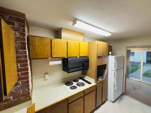 Kitchen - 2217 E 7th Ave, Spokane, WA 99202 photo 2 of 3