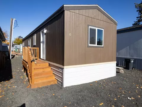 840 W 1st St #10, Cheney, WA 99004