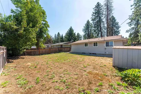 Exterior - 3817 E 7th Ave, Spokane, WA 99202 photo 6 of 9