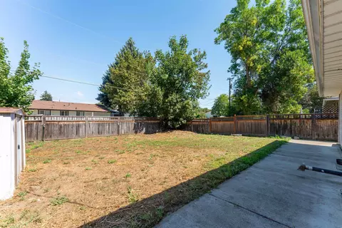Exterior - 3817 E 7th Ave, Spokane, WA 99202 photo 8 of 9