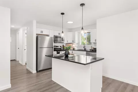 Kitchen - 3817 E 7th Ave, Spokane, WA 99202 photo 4 of 5