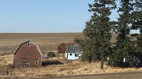 735 N Main St, Latah, WA 99018