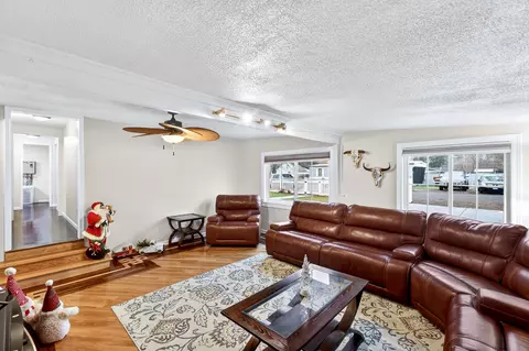 Living - 7109 E 9th Ave, Spokane Valley, WA 99212 photo 3 of 3