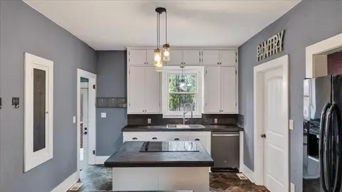 Kitchen - 3908 E 13th Ave, Spokane, WA 99202 photo 1 of 5