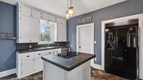 Kitchen - 3908 E 13th Ave, Spokane, WA 99202 photo 3 of 5