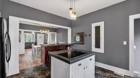 Entry Way - 3908 E 13th Ave, Spokane, WA 99202 photo 1 of 2