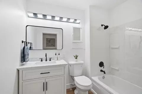 Bath - 2018 E Pacific Ave, Spokane, WA 99202 photo 3 of 3