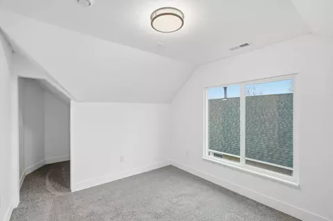 Bedroom - 2018 E Pacific Ave, Spokane, WA 99202 photo 6 of 6