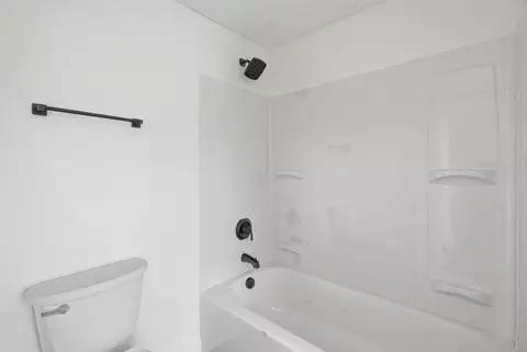 Bath - 2018 E Pacific Ave, Spokane, WA 99202 photo 2 of 3