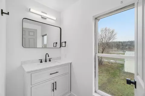 Bath - 2018 E Pacific Ave, Spokane, WA 99202 photo 1 of 3