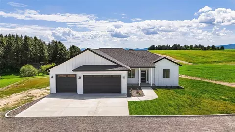8521 W Dahl Rd, Deer Park, WA 99006