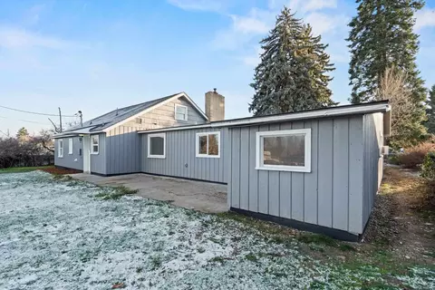 Exterior - 10521 E 5th Ave, Spokane Valley, WA 99206 photo 6 of 10