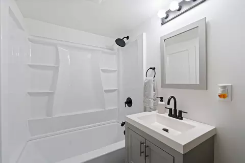 Bath - 10521 E 5th Ave, Spokane Valley, WA 99206 photo 2 of 2