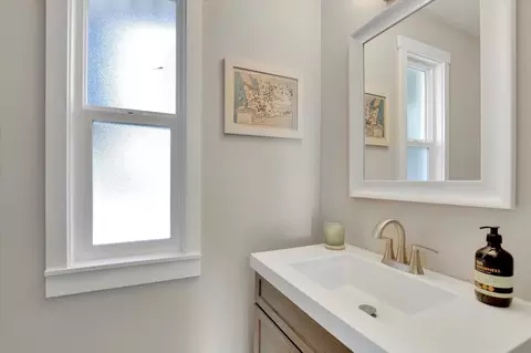 Bath - 13720 E 27th Ave, Spokane Valley, WA 99216 photo 2 of 3