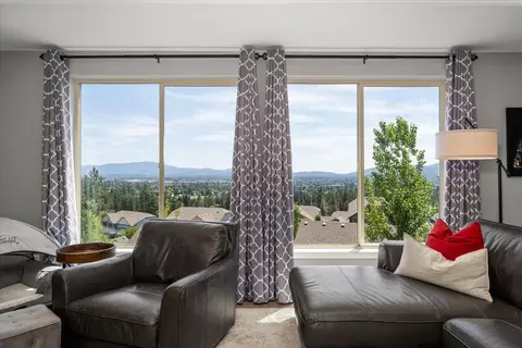 Living - 7620 E Ruby Ln, Spokane, WA 99212 photo 2 of 3