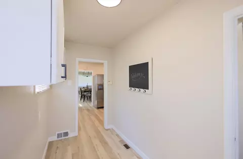 Entry Way - 1115 Everett Ave, Spokane, WA 99207 photo 3 of 3