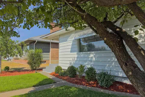 Exterior - 1115 Everett Ave, Spokane, WA 99207 photo 5 of 7
