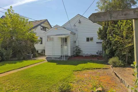Exterior - 1115 Everett Ave, Spokane, WA 99207 photo 3 of 7