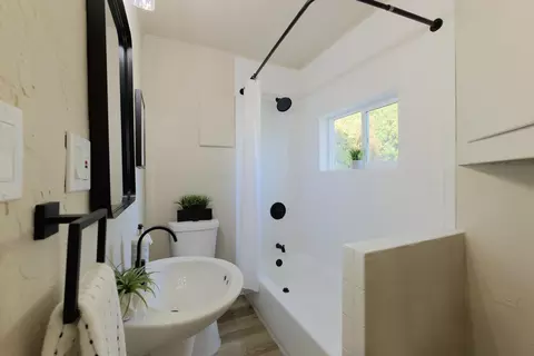 Bath - 1115 Everett Ave, Spokane, WA 99207 photo 1 of 2