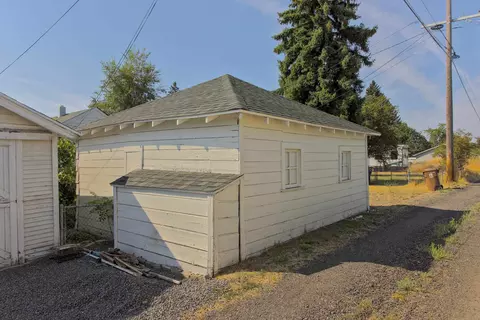 Exterior - 1115 Everett Ave, Spokane, WA 99207 photo 1 of 7