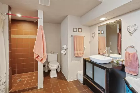 Bath - 2204 E Joseph Ave, Spokane, WA 99207 photo 2 of 2