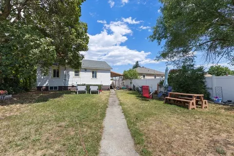 Exterior - 2204 E Joseph Ave, Spokane, WA 99207 photo 3 of 4