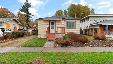 921 E Lacrosse Ave, Spokane, WA 99207