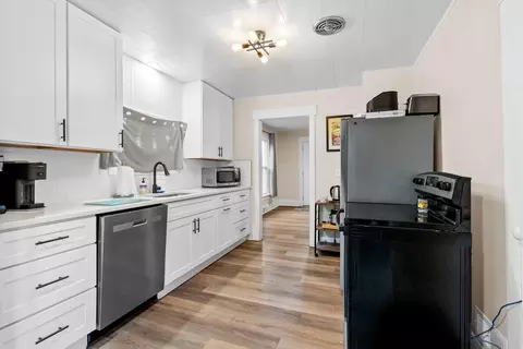 Kitchen - 824 E Crown Ave, Spokane, WA 99207 photo 2 of 2