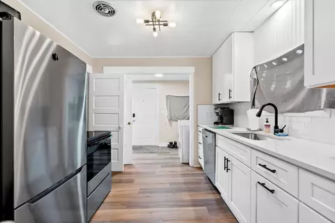 Kitchen - 824 E Crown Ave, Spokane, WA 99207 photo 1 of 2