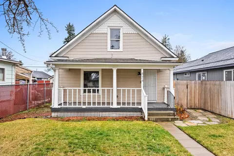 Exterior - 824 E Crown Ave, Spokane, WA 99207 photo 1 of 5