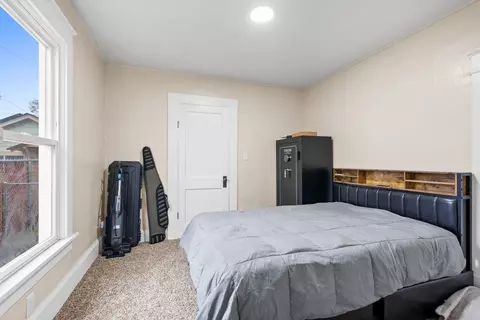 Bedroom - 824 E Crown Ave, Spokane, WA 99207 photo 1 of 4