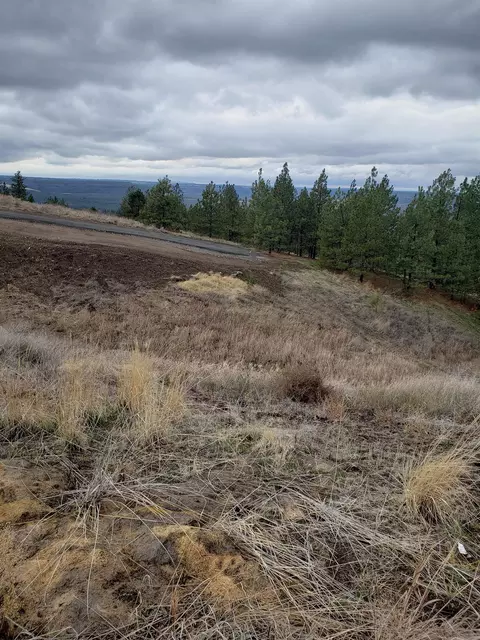 8907 N Rustle Rd, Spokane, WA 99208