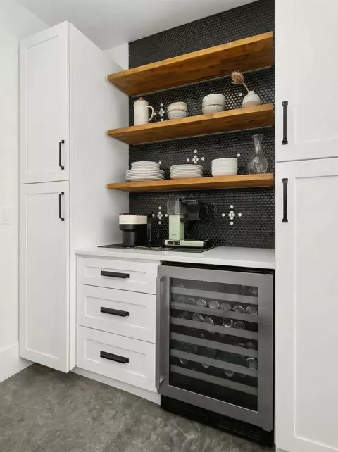 Kitchen - 3326 E 55th Ave, Spokane, WA 99223 photo 3 of 3
