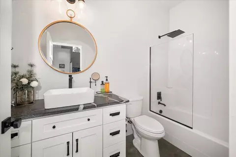 Bath - 3326 E 55th Ave, Spokane, WA 99223 photo 1 of 3