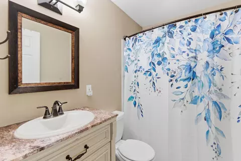 Bath - 5710 N E St, Spokane, WA 99205 photo 1 of 1