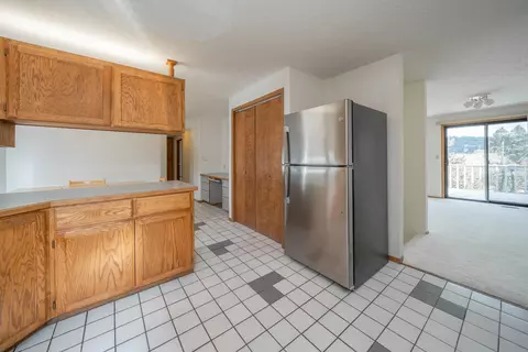 Kitchen - 4919 E Sumac Dr, Spokane, WA 99223 photo 4 of 4