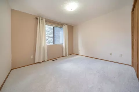 Bedroom - 4919 E Sumac Dr, Spokane, WA 99223 photo 5 of 8