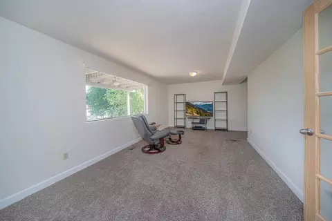 Living - 4919 E Sumac Dr, Spokane, WA 99223 photo 6 of 8