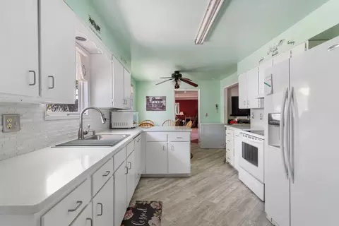Kitchen - 13519 E 30th Ave, Spokane Valley, WA 99216 photo 1 of 2