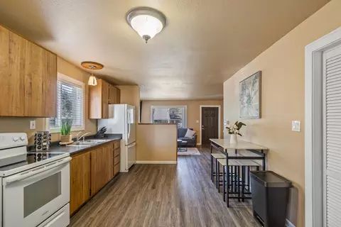 727 E 9th Ave, Spokane, WA 99202 photo 9