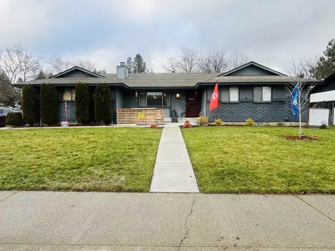 526 W Regina Ave, Spokane, WA 99218