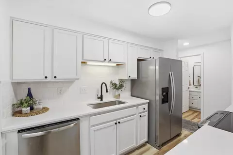 Kitchen - 102 E Weile Ave UNIT 1, Spokane, WA 99208 photo 1 of 4