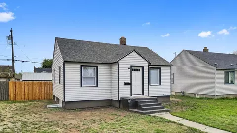 1318 E Broad Ave, Spokane, WA 99207 photo 2