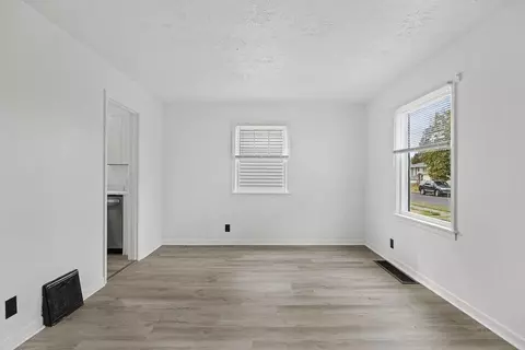 1318 E Broad Ave, Spokane, WA 99207 photo 5